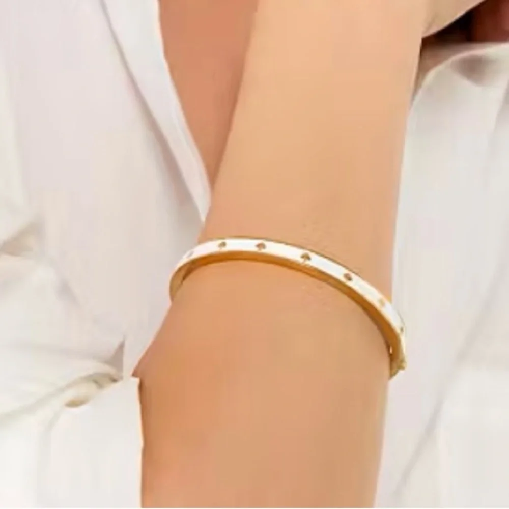 Kate Spade Spot The Spade Enamel Bangle | White & Gold Hinged Bracelet - Picture 7 of 8